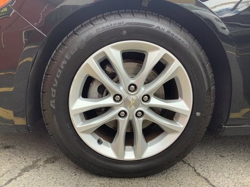 Used 2017 Chevrolet Malibu LT FWD image 21