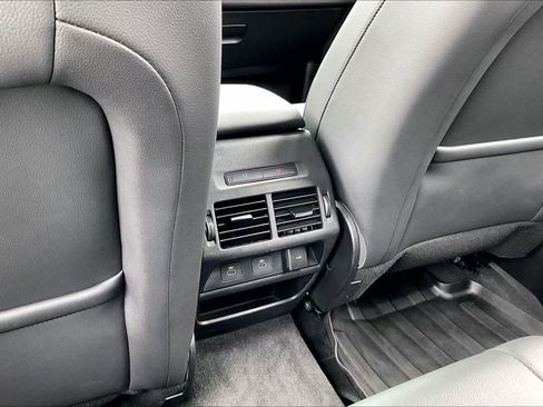 Used 2025 Land Rover Discovery Sport S image 38