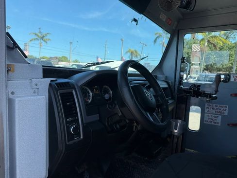 Used 2016 RAM 5500 Tradesman w/ Chrome Appearance Group RWD image 11
