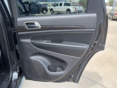 Used 2011 Jeep Grand Cherokee Laredo AWD/4WD image 69