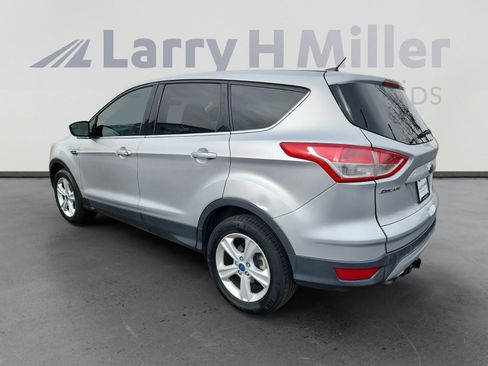 Used 2016 Ford Escape SE image 3