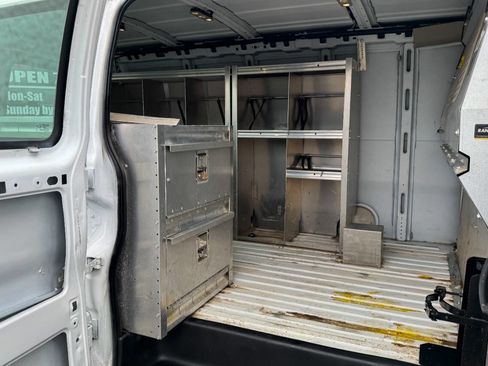 Used 2017 Chevrolet Express 2500 image 14