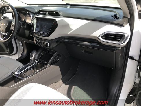 Used 2021 Chevrolet TrailBlazer LT FWD image 22
