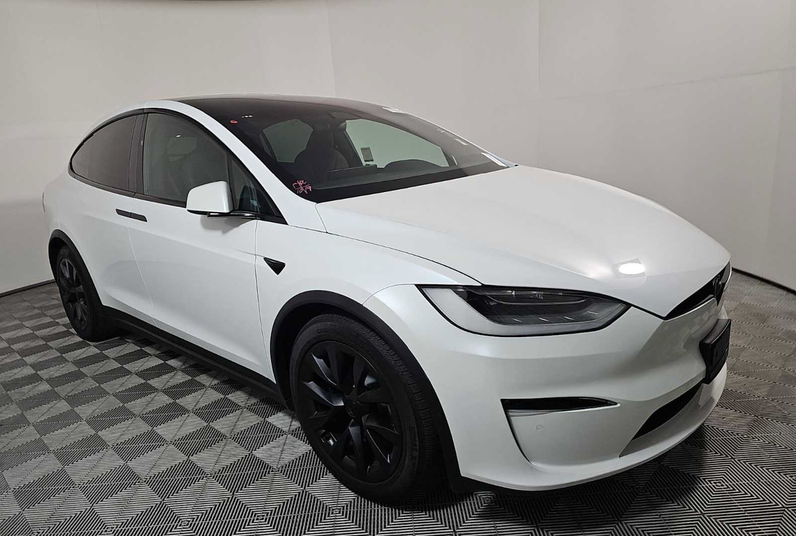 Used 2023 Tesla Model X AWD/4WD image 3