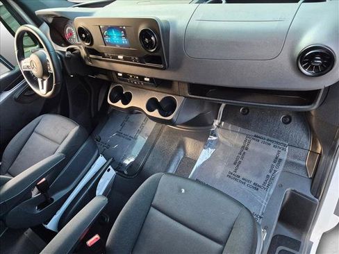 Used 2022 Mercedes-Benz Sprinter 2500 image 19