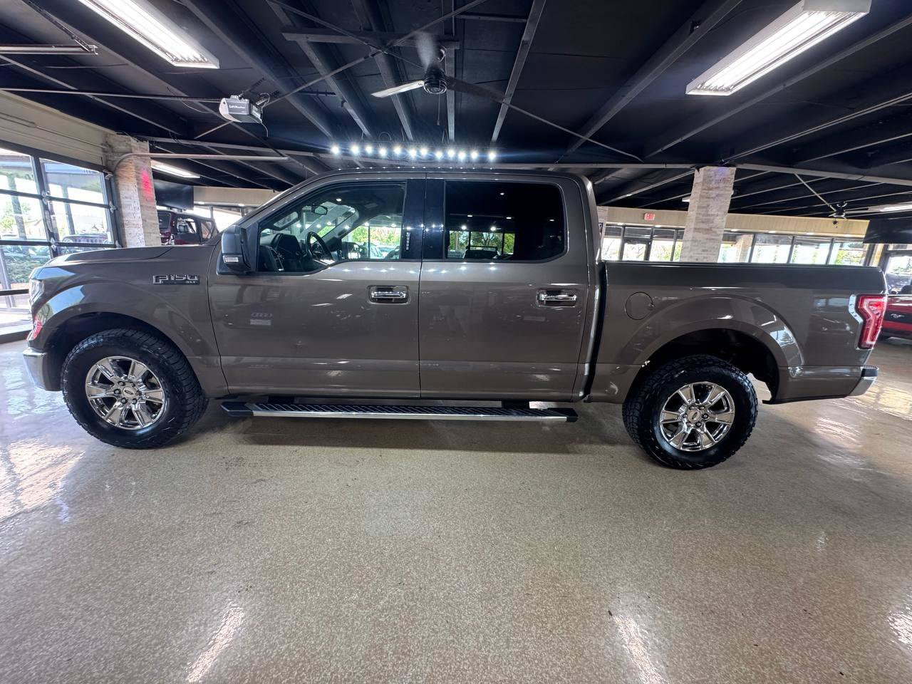 Used 2016 Ford F150 XLT w/ Equipment Group 302A Luxury RWD image 4