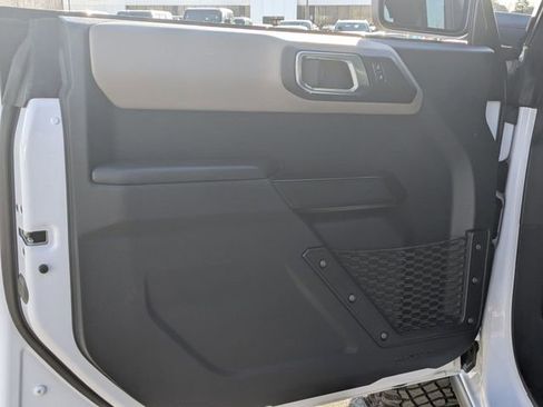 Used 2024 Ford Bronco Wildtrak image 9