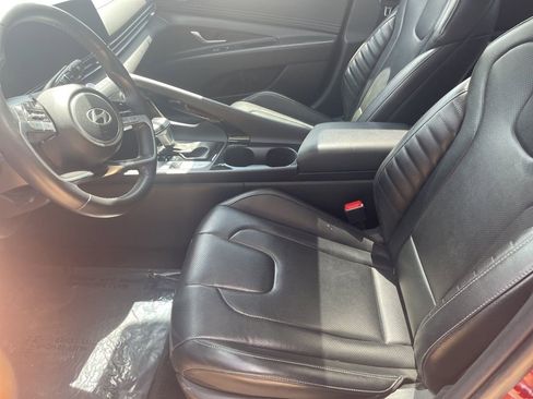 Certified 2024 Hyundai Elantra Limited image 18