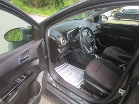 Used 2019 Chevrolet Sonic LT w/ Convenience Package FWD image 7