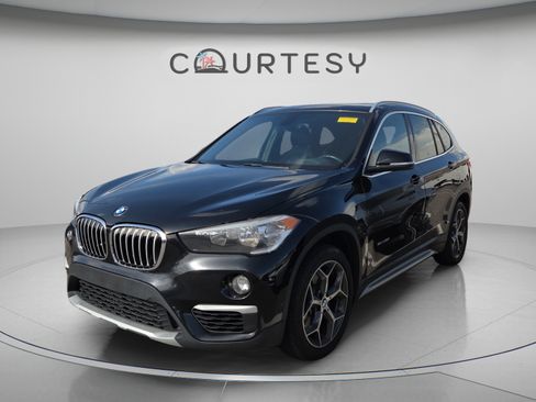 Used 2018 BMW X1 sDrive28i FWD image 1