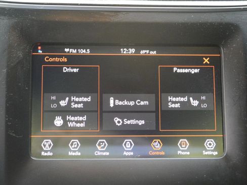 Used 2019 Jeep Cherokee Latitude Plus AWD/4WD image 24