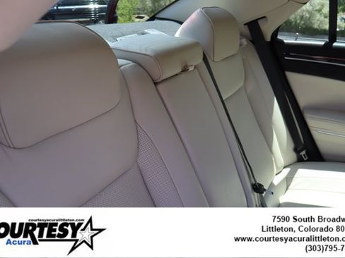 Used 2020 Chrysler 300 Limited RWD image 28