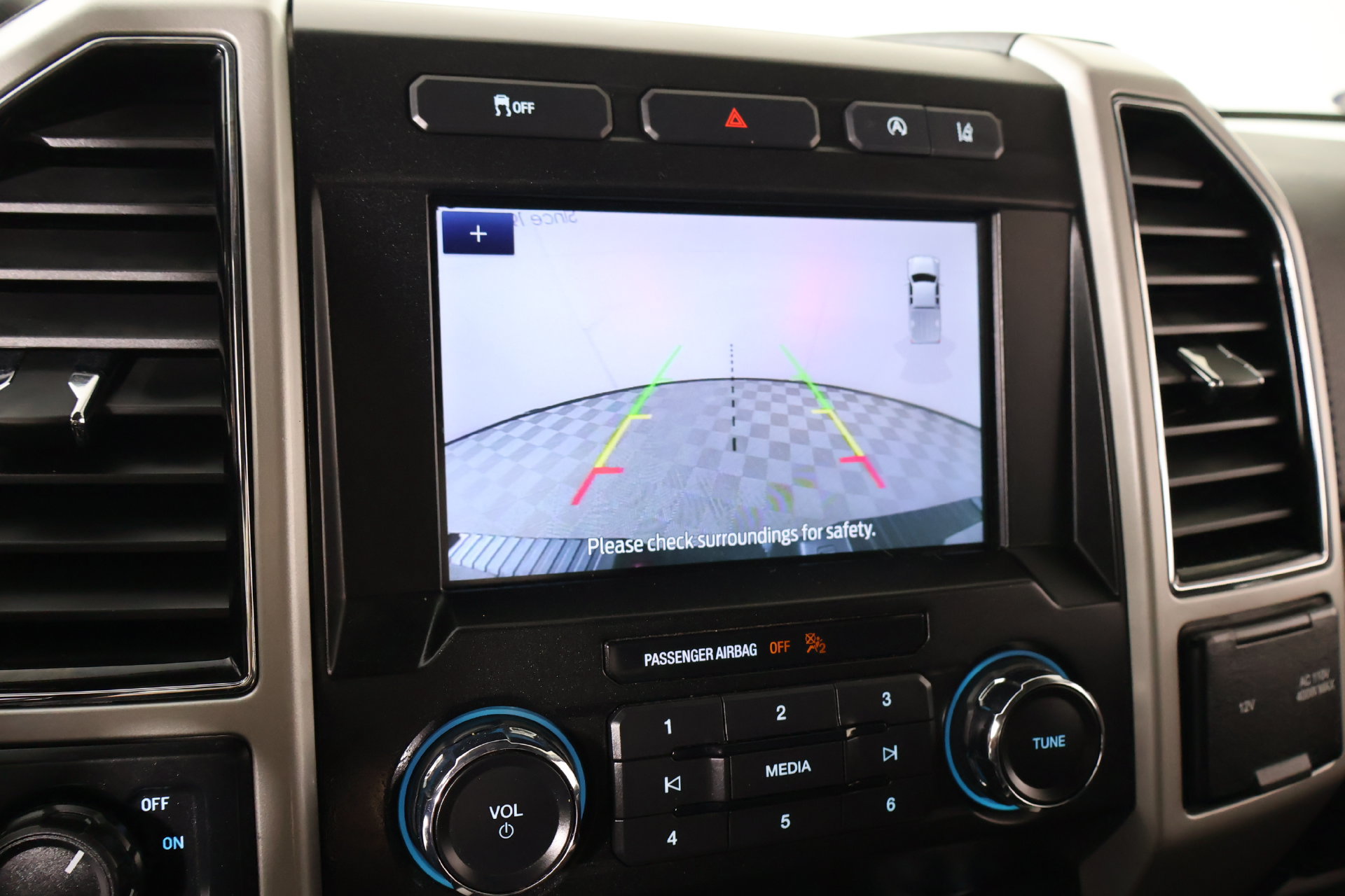 Used 2020 Ford F150 Lariat RWD image 7