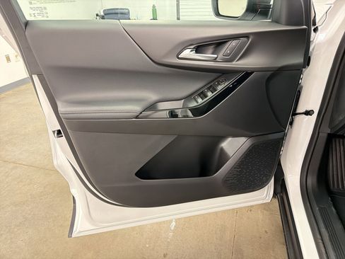New 2026 Chevrolet Equinox LT w/ Safety and Technology Package FWD image 19
