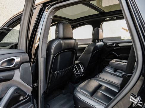 Used 2018 Porsche Cayenne GTS w/ Premium Package Plus image 41