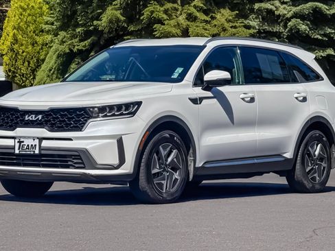 Used 2022 Kia Sorento S FWD image 9
