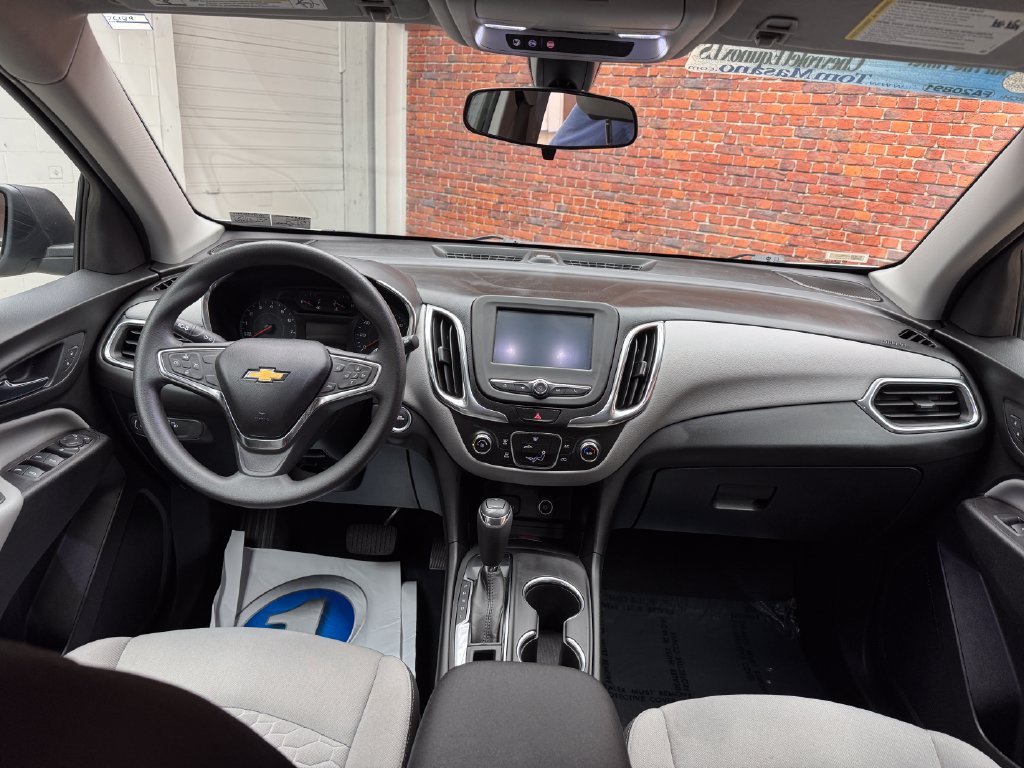 Used 2018 Chevrolet Equinox LS FWD image 12