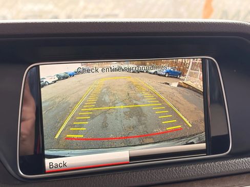 Used 2014 Mercedes-Benz E 350 4MATIC Sedan image 36