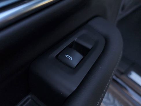 Used 2023 Chevrolet Tahoe Z71 w/ Luxury Package image 12