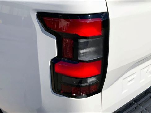 Used 2025 Nissan Frontier SV RWD image 26