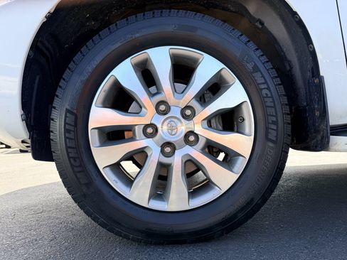 Used 2014 Toyota Sequoia Limited AWD/4WD image 33