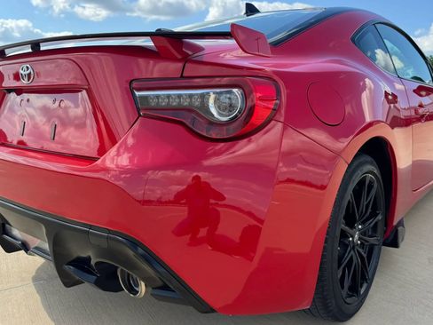 Used 2020 Toyota 86 RWD image 13