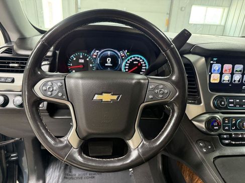 Used 2020 Chevrolet Suburban Premier AWD/4WD image 19