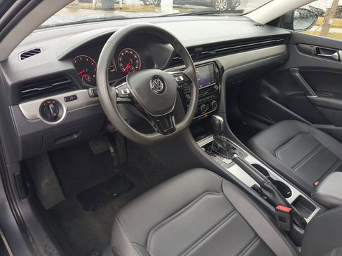 Used 2021 Volkswagen Passat 2.0T SE image 13