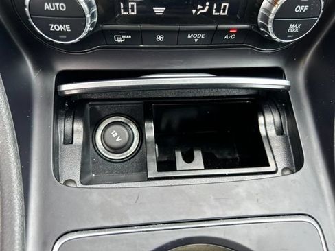Used 2019 Mercedes-Benz CLA 250 4MATIC image 31