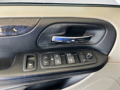 Used 2015 Dodge Grand Caravan SXT image 20