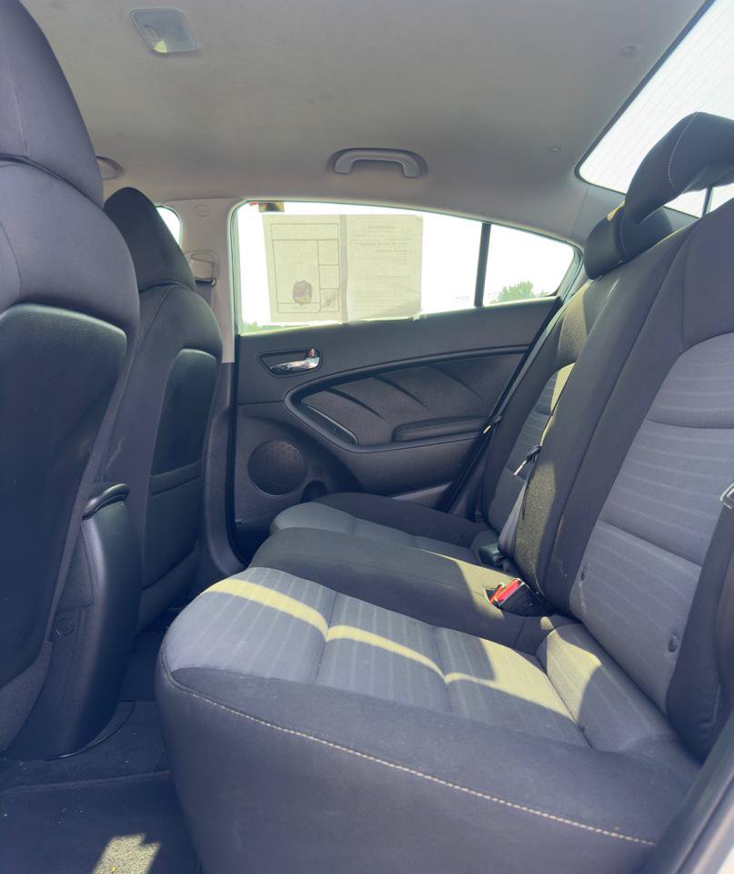 Used 2017 Kia Forte S w/ S Technology Package FWD image 9