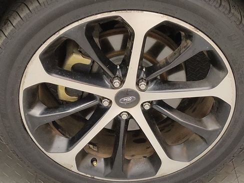 Used 2015 Ford Taurus Limited w/ Equipment Group 301A image 31