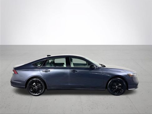 Used 2025 Honda Accord SE image 5