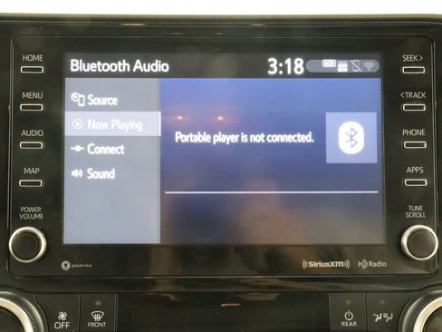 Used 2022 Toyota Highlander XLE AWD/4WD image 24