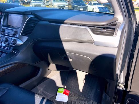 Used 2018 Chevrolet Tahoe LT w/ Luxury Package image 18