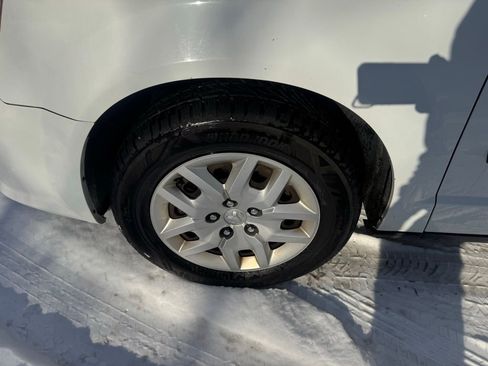 Used 2014 RAM C/V Tradesman image 11