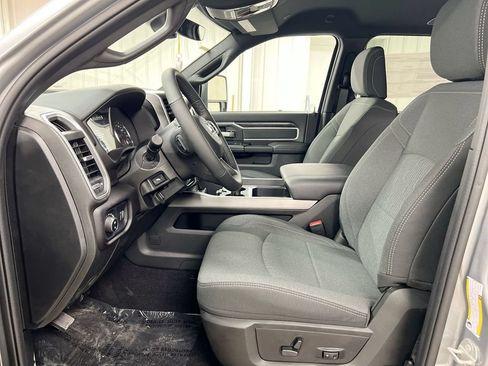Used 2024 RAM 2500 Big Horn w/ Level 2 Equipment Group AWD/4WD image 19