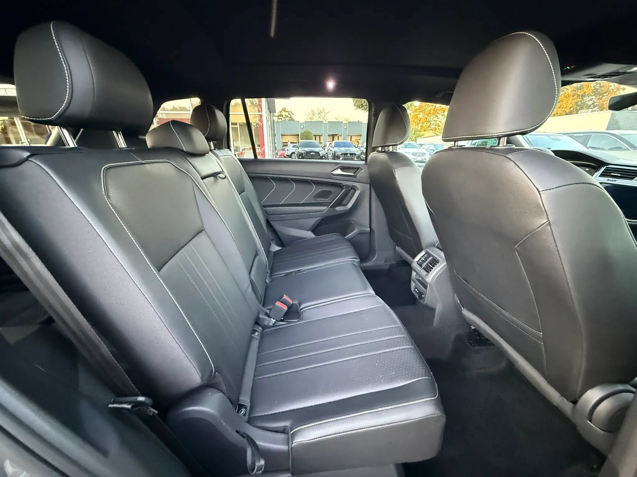 Used 2023 Volkswagen Tiguan SE R-Line FWD image 18