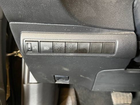 Used 2023 Toyota Corolla SE FWD image 18