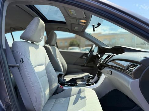 Used 2016 Honda Accord EX image 25