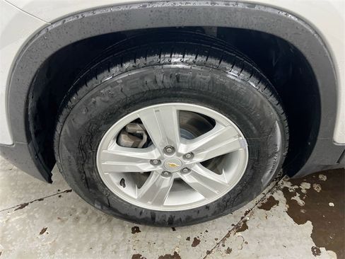 Used 2021 Chevrolet Trax LT image 25