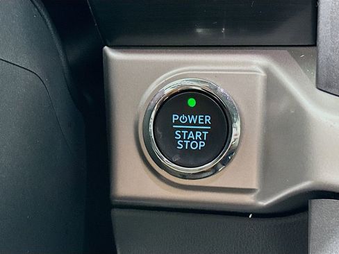 Used 2023 Ford F150 Lightning XLT image 19