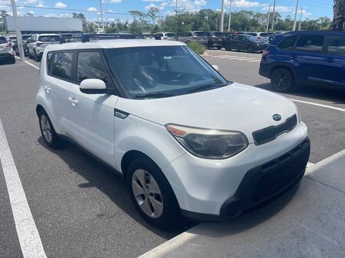 Used 2016 Kia Soul FWD image 3