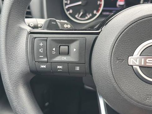 Used 2023 Nissan Rogue SV AWD/4WD image 17
