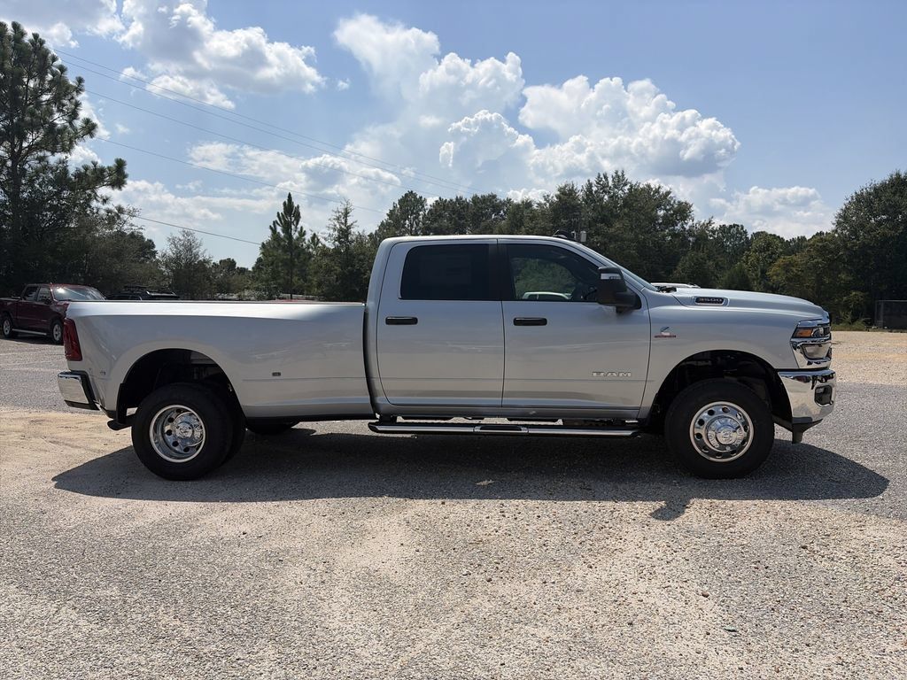 New 2027 RAM 3500 Big Horn AWD/4WD image 7