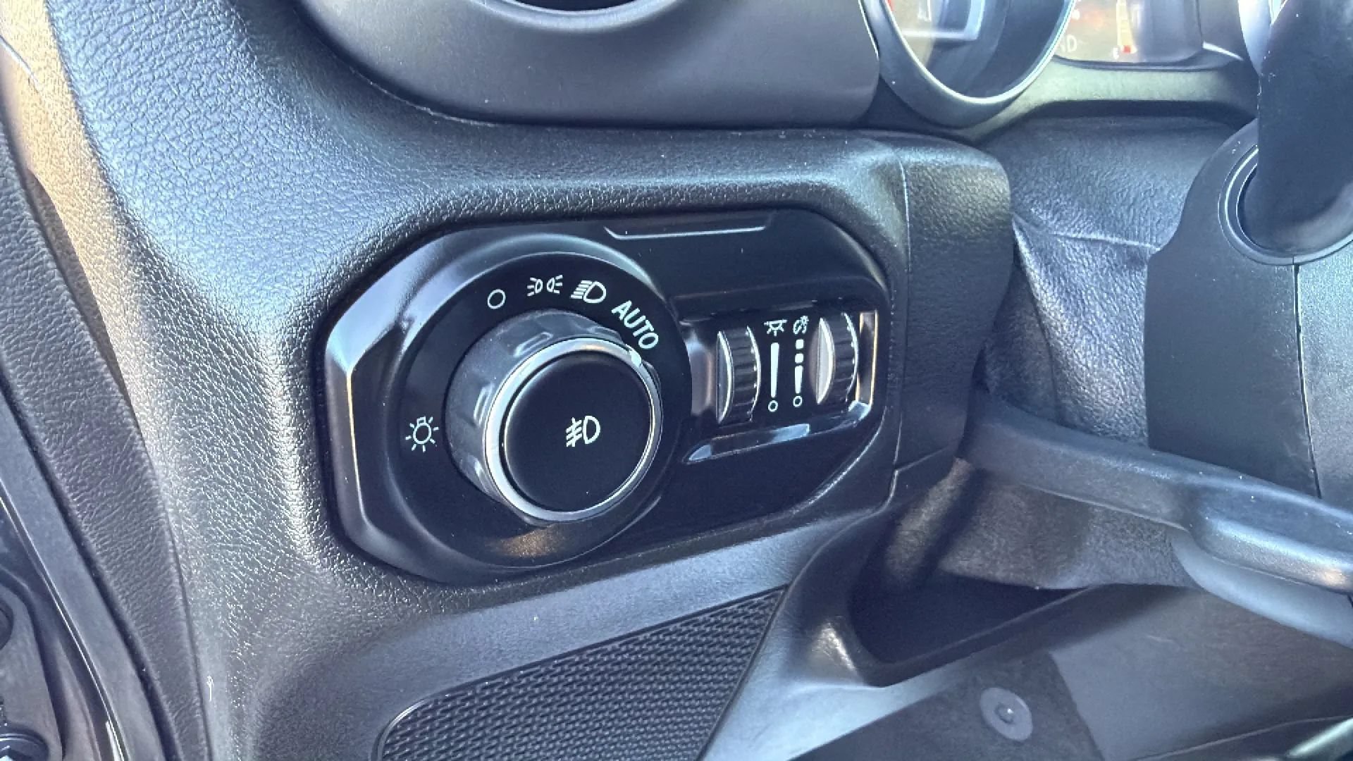 Used 2021 Jeep Wrangler Sport AWD/4WD image 11