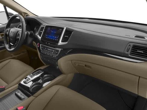 Used 2017 Honda Pilot Touring image 16
