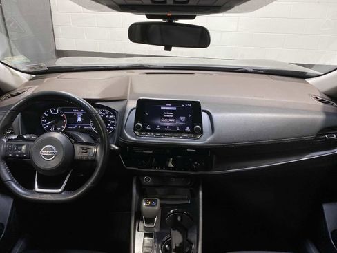 Used 2021 Nissan Rogue SV w/ Premium Package image 10