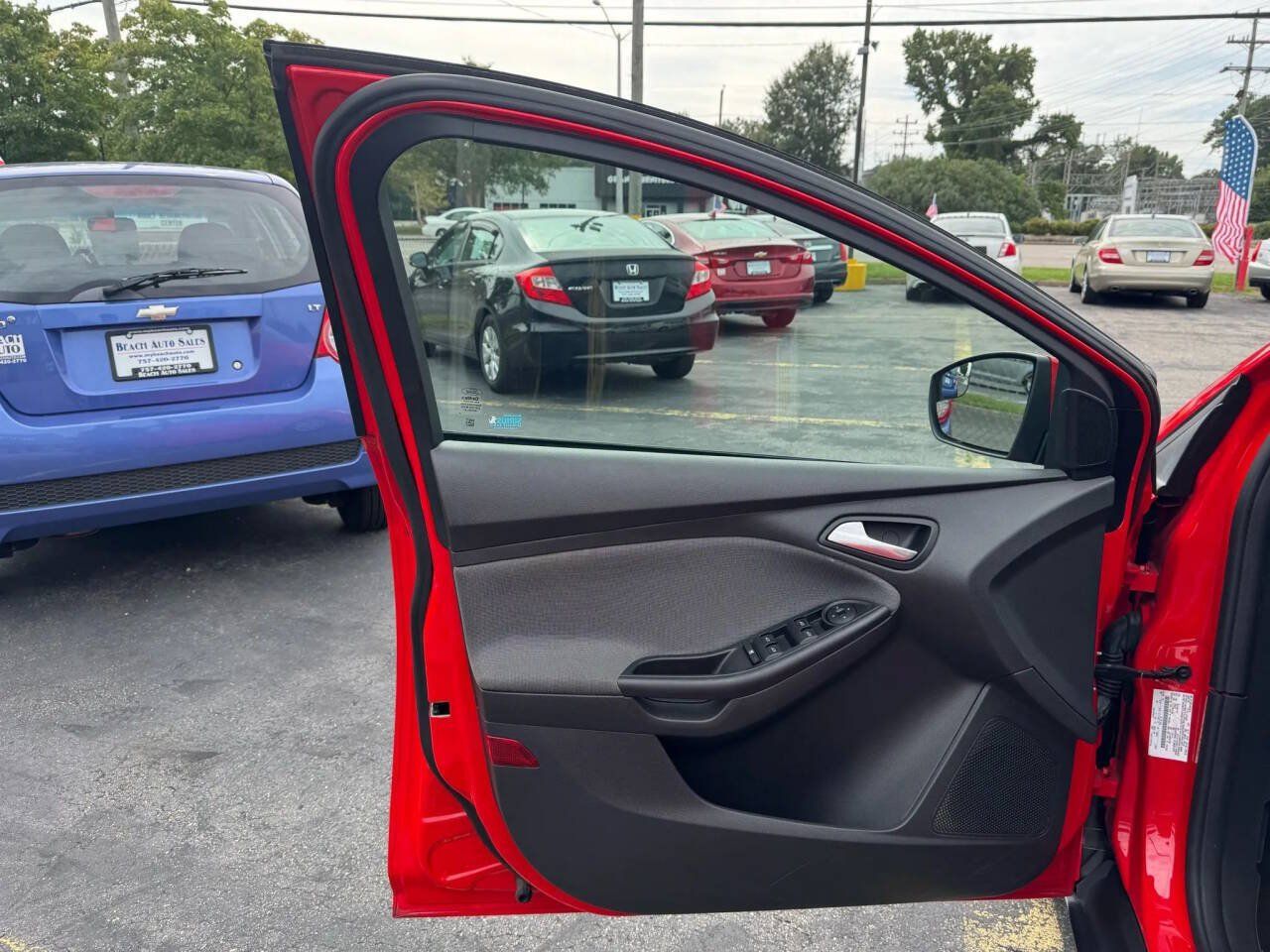 Used 2012 Ford Focus SE FWD image 10