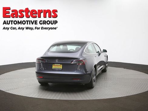 Used 2019 Tesla Model 3 Standard Range image 37